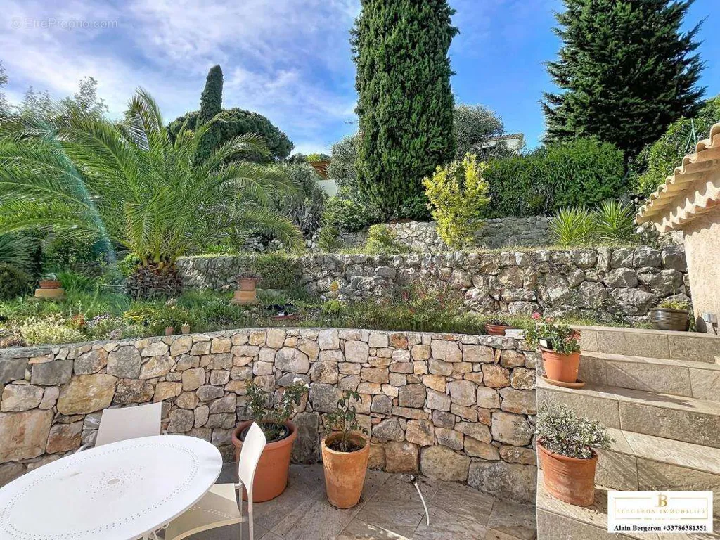 Terrasse - Maison de Caractère avec Vue Mer à Spéracèdes