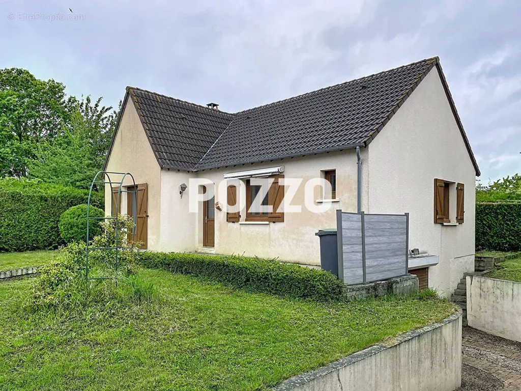 Esterno - Detached House with South-Facing Terrace near Caen