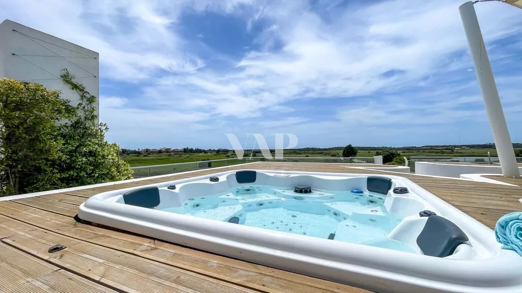 Terrasse - 4-Bedroom Penthouse with Rooftop in Vilamoura
