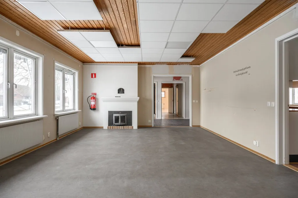 Pièces - Commercial Space with Garden in Väckelsång