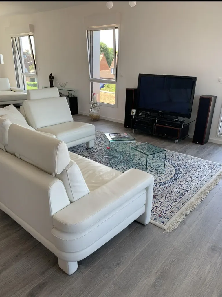 Elutuba - Spacious Apartment with Terrace in Prémesques