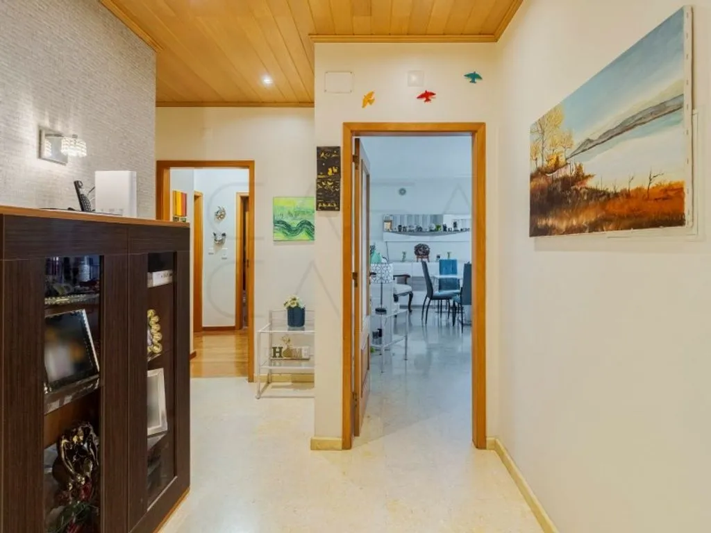 Entrée - Luxury Flat with Balcony in Azeda, Setúbal