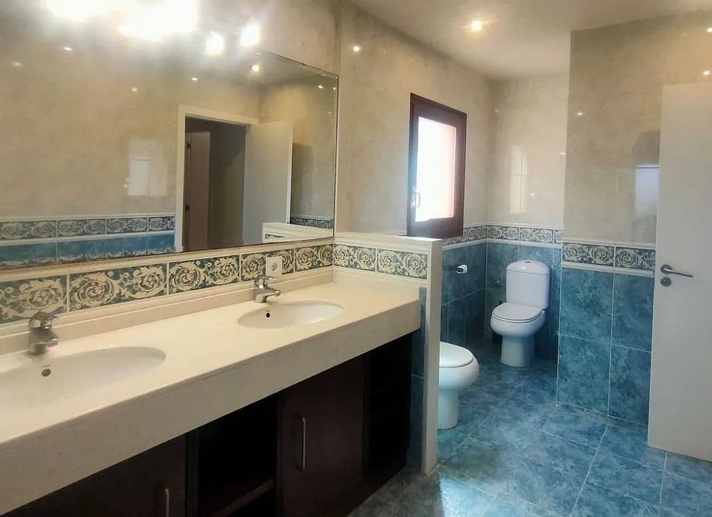 Salles de bain - Chalet with Pool and Terrace in Sils