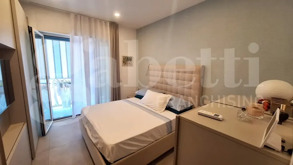Chambres - Rearranged Apartment with Balconies in Naples