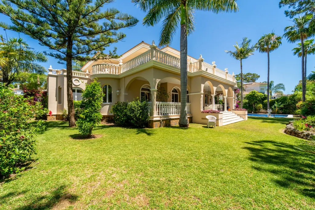 Jardin - Mediterranean Villa with Sea View in Estepona