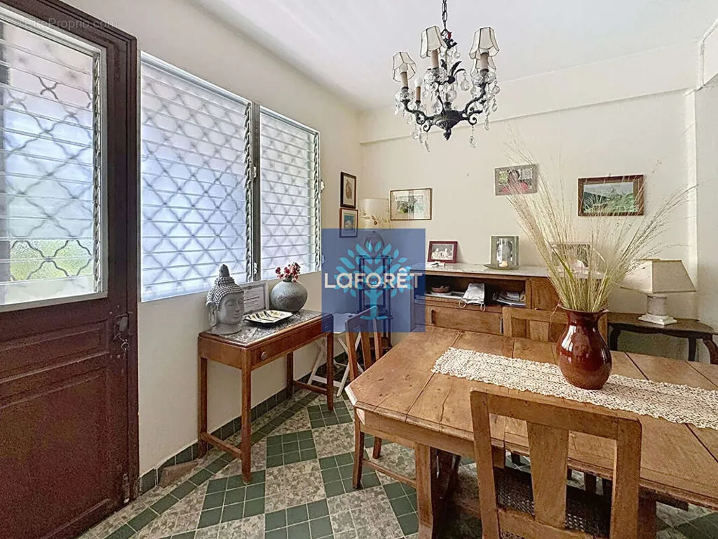 Dining Room - Traditional House with Terraces in Schoelcher
