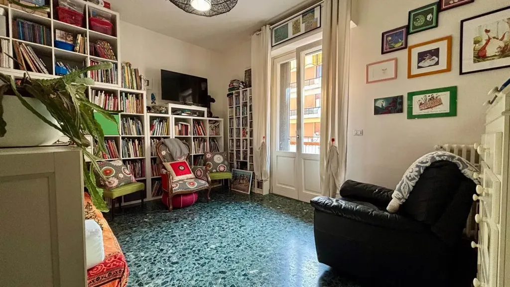 Elutuba - 4-Bedroom Apartment with Balcony in Florence