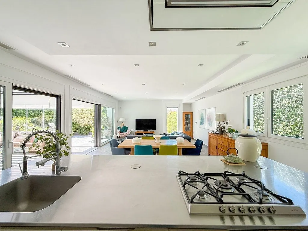 Kitchen - Villa with Pool and Terrace in Águilas