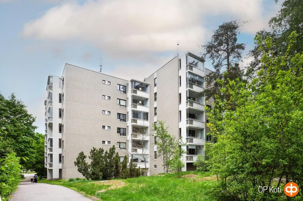 Extérieur - Apartment with Balcony in Quiet District