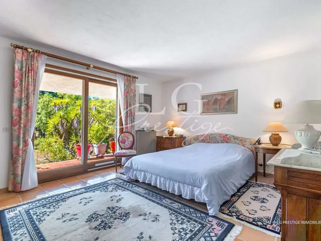 Magamistoad - Charming House with Large Garden in Fréjus