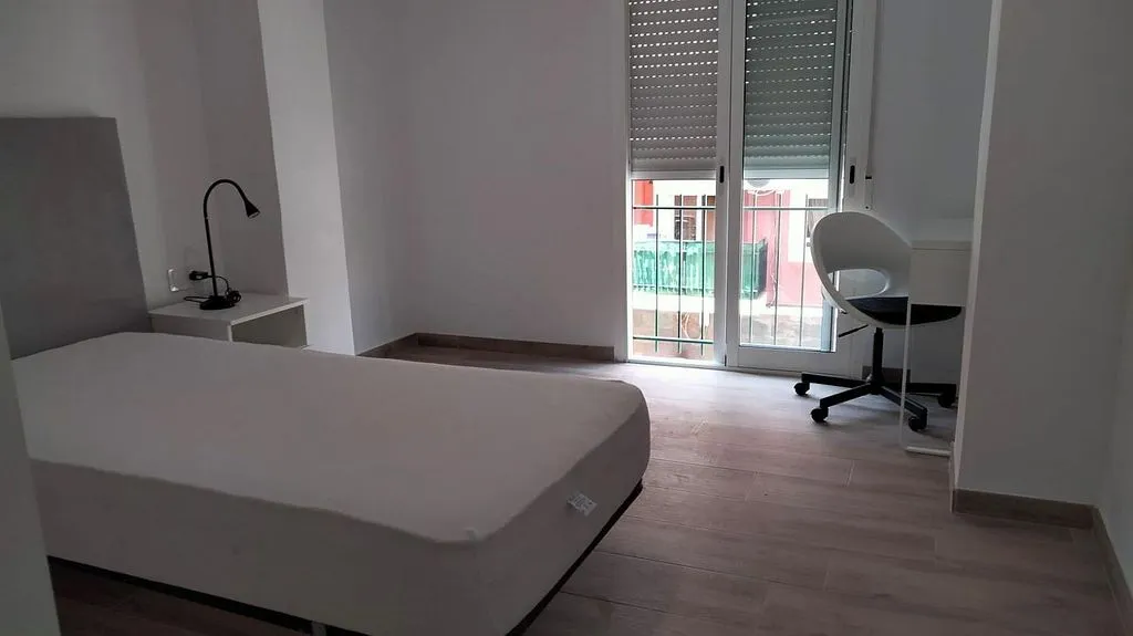 Magamistoad - Student-Friendly Flat with Balcony in Altabix