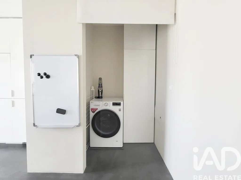 Utility Room - T3 Apartment with Spacious Terrace in Alfragide