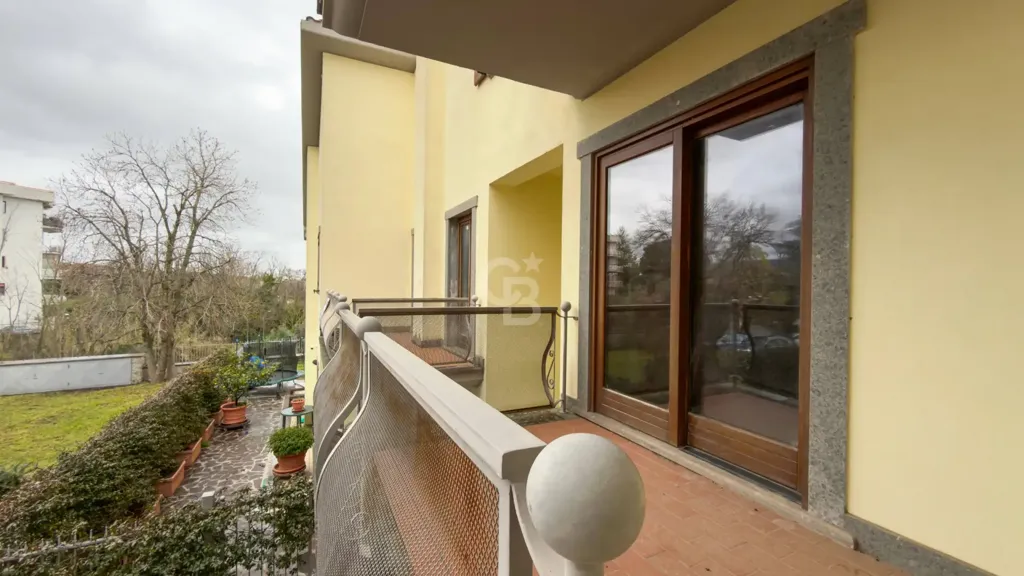 Rõdu - Modern Flat with Balcony in Viterbo