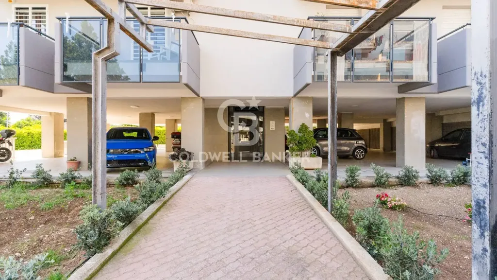 Garden - Efficient Apartment with Triple Exposure in Bari