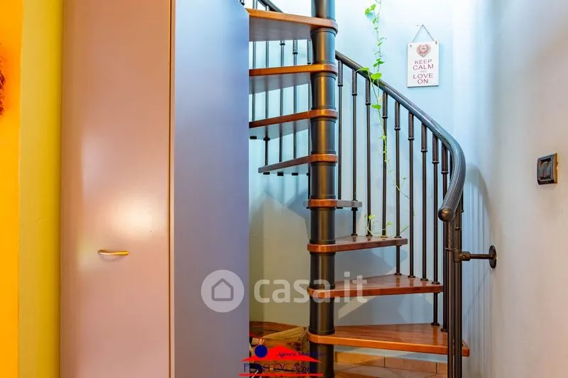 Toad - Two-Level Apartment with Balcony in Busca