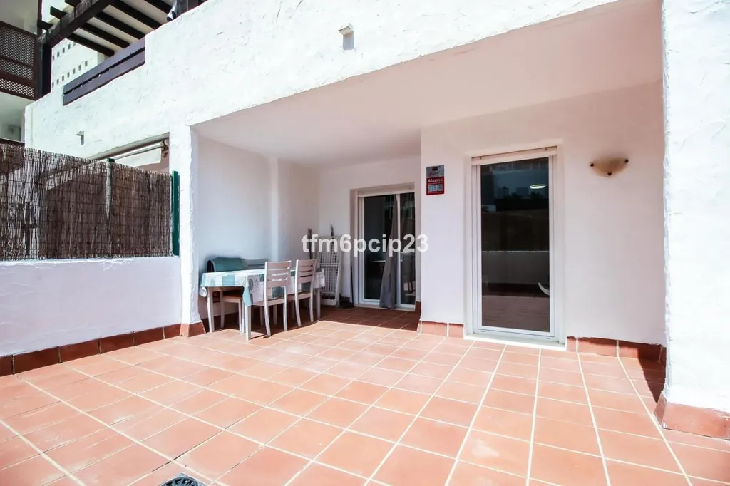 Terrasse - Ground Floor Apartment with Golf Views in Manilva
