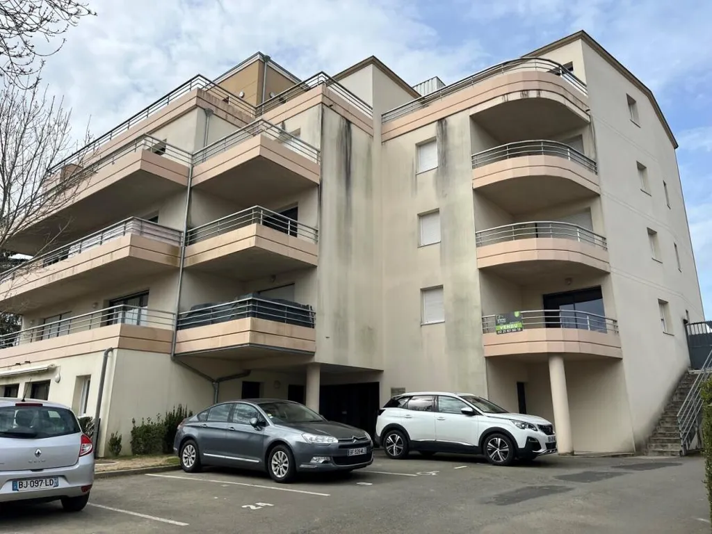 Extérieur - Appartement 3 Pièces avec Parking à Mayenne