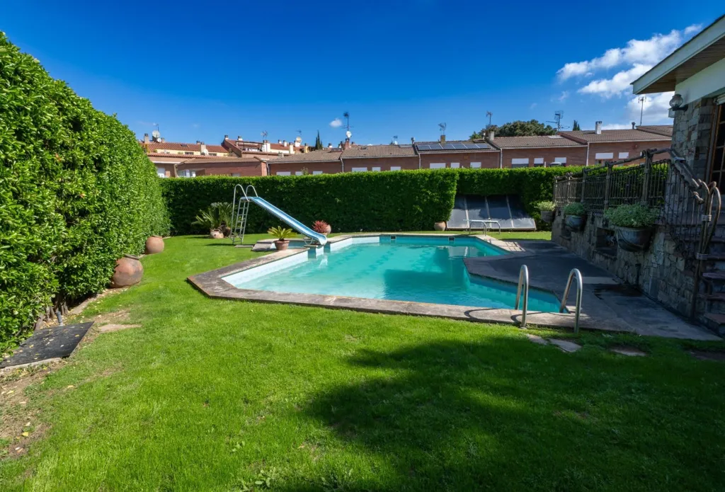 Bassein - Luxury House with Pool in La Roca del Vallès