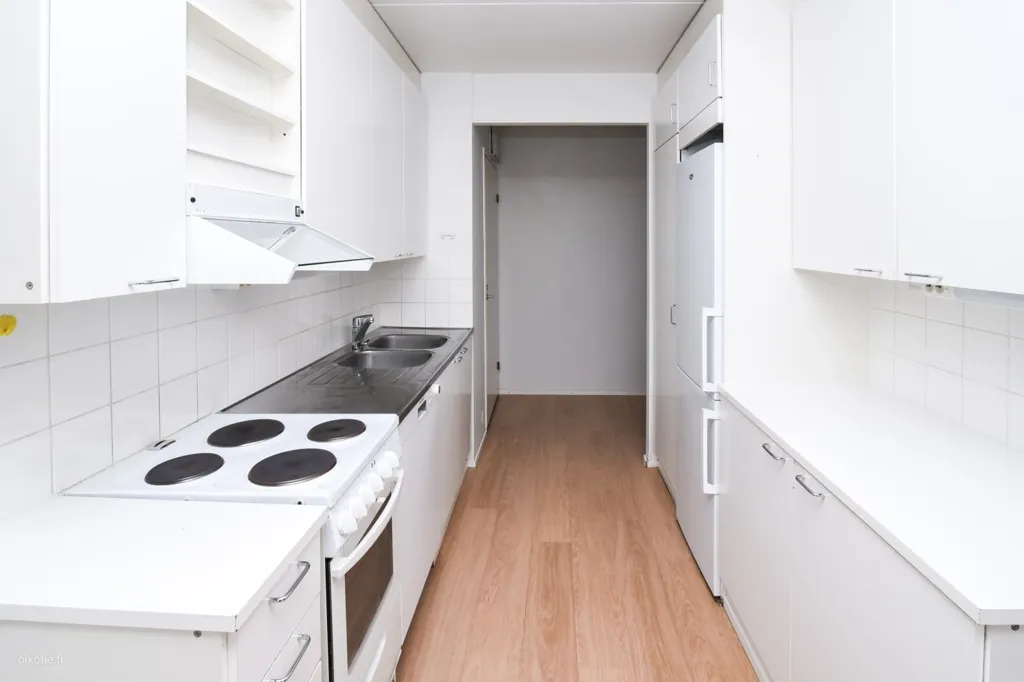 Köök - Two-Room Apartment with South-Facing Balcony in Tikkurila