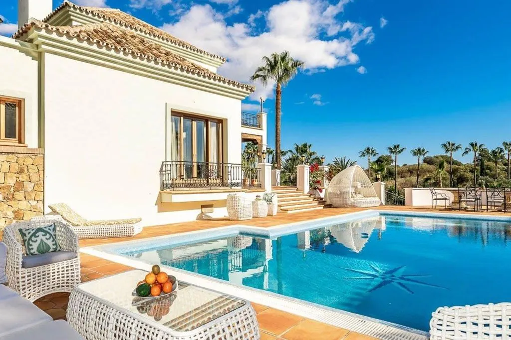 Piscine - Luxury Villa with Pool in Estepona