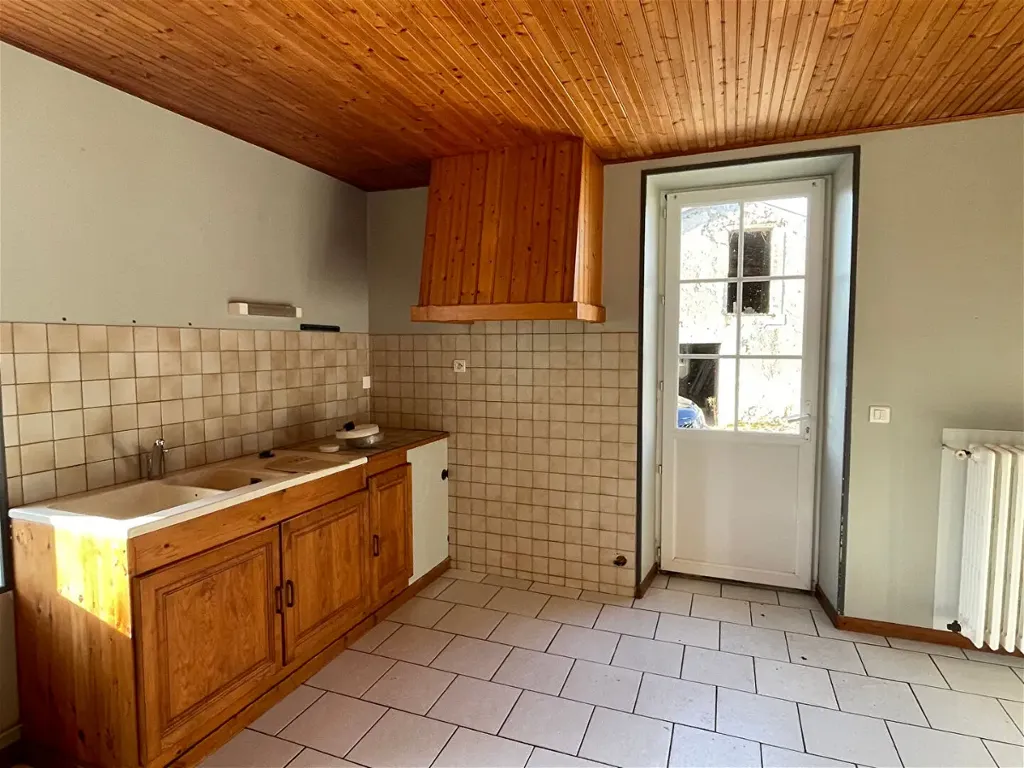 Maison 4 pièces à Doux