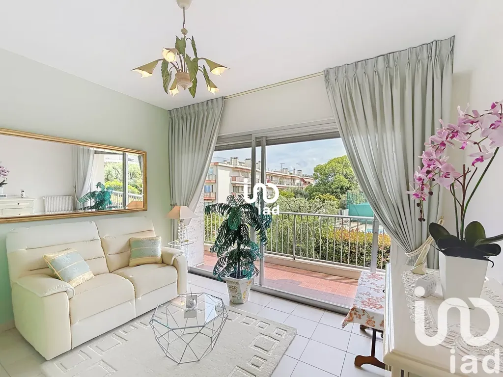 Séjour - Appartement avec Terrasse et Piscine à Antibes