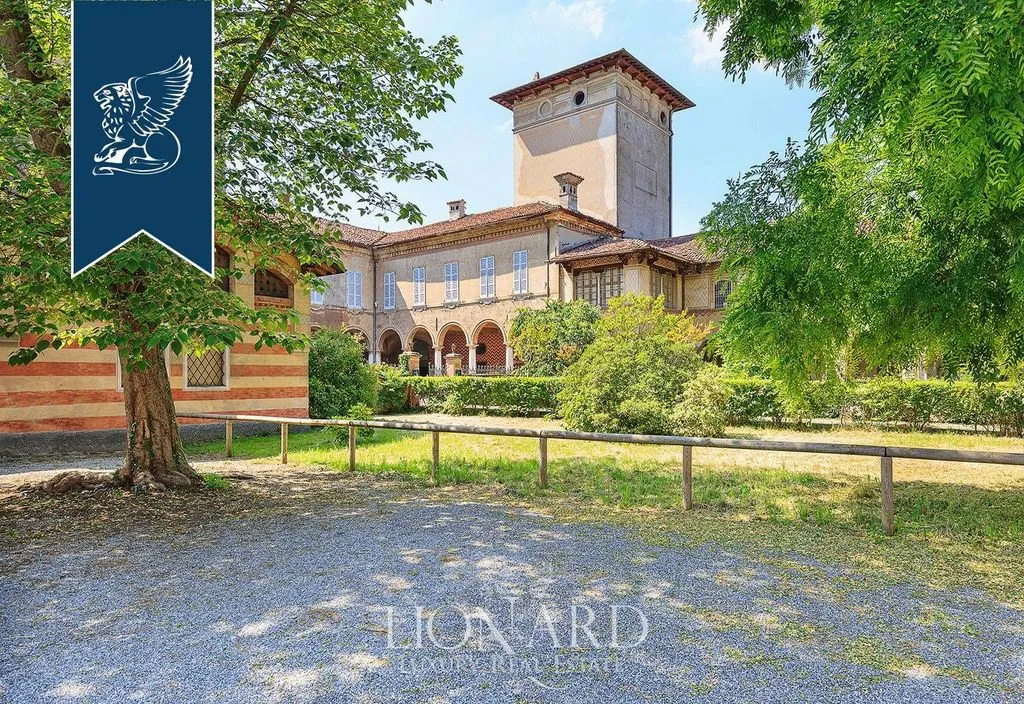 Esterno - 15th-Century Palace with Tower in Lombardy