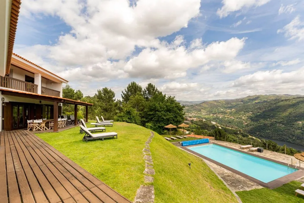 Piscine - Luxury Detached House with Extensive Land in Baião