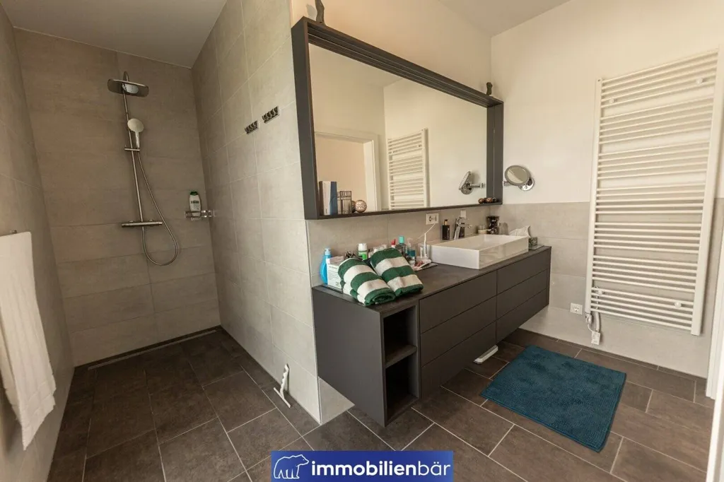 Vannitoad - Fully Furnished Penthouse with Panoramic View in Neumarkt