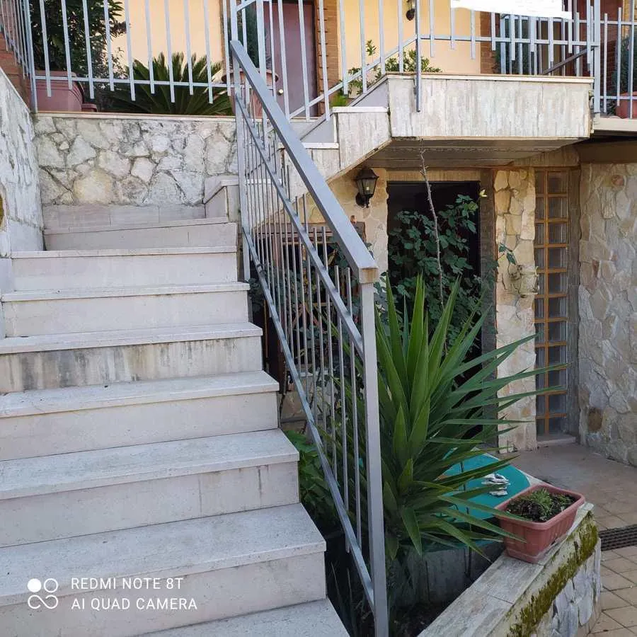 Stanze - Bifamiliar Villa with Garden in Avellino