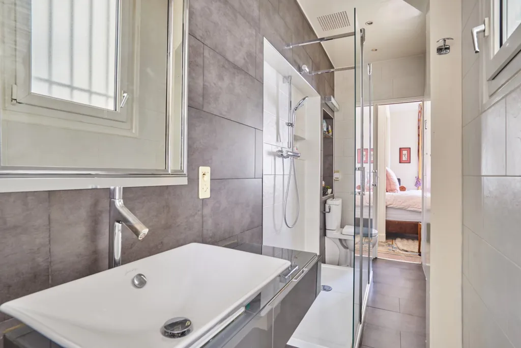 Salles de bain - Appartement Familial avec Balcons au 16e Arrondissement de Paris