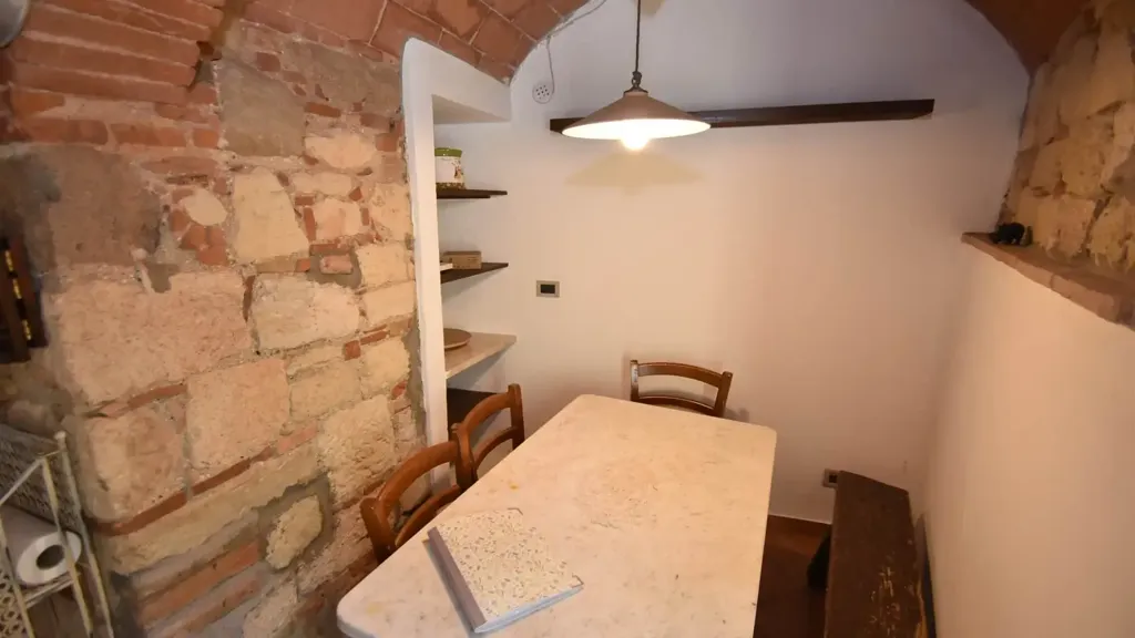 Söögituba - Tuscan-Style Apartment in Historic Centre, Rosignano Marittimo