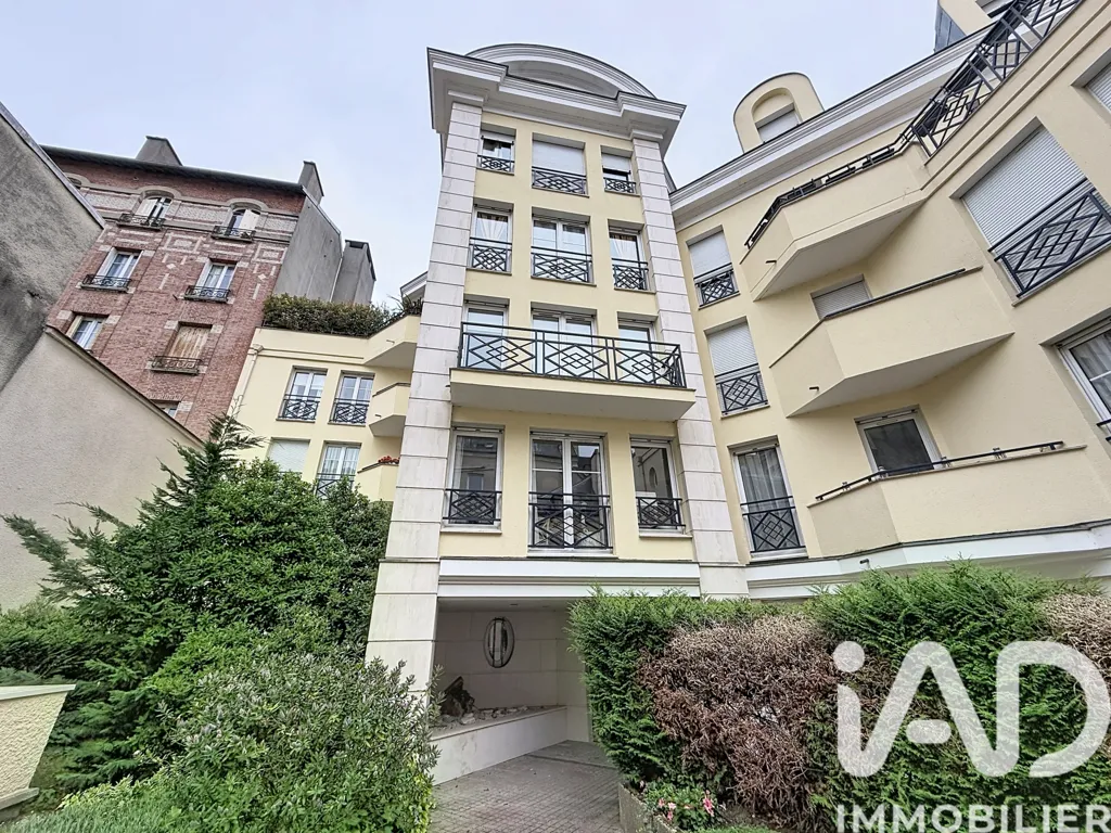 Garden - Apartment with Parking in Versailles