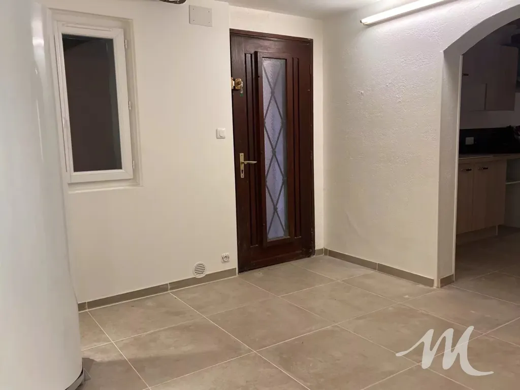 Entrée - Maison de Village Rénovée à Tavernes