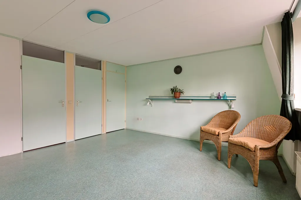 Kabinet - Playfully Designed Corner Home with Patio in Leiderdorp