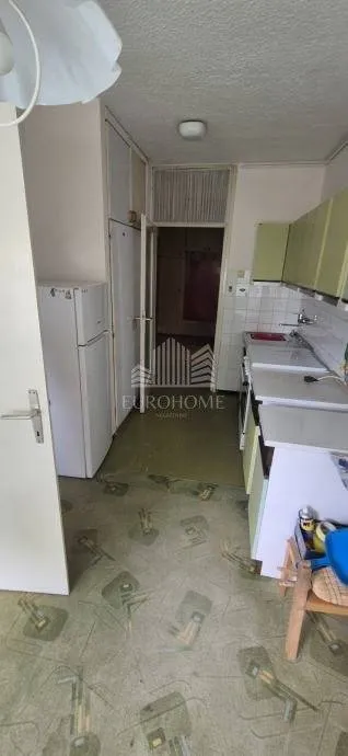 Cuisine - Apartment with Central Heating in Sesvete, Zagreb