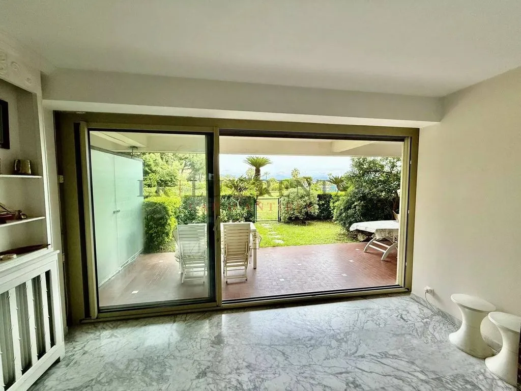Terrass - Luxury Flat with Pool in Antibes