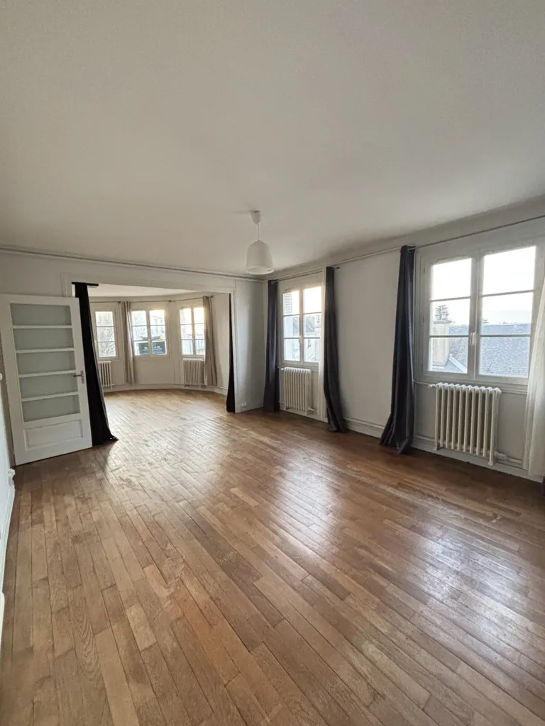 Living Room - Renovated Flat with City Views in Poitiers Centre