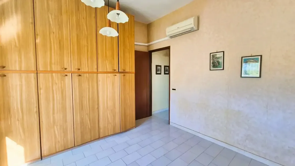 hallway_entrance