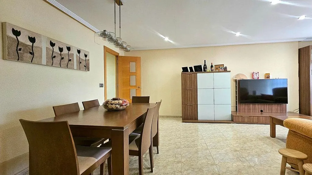 Söögituba - Apartment with Air Conditioning on Avenida Castillitos