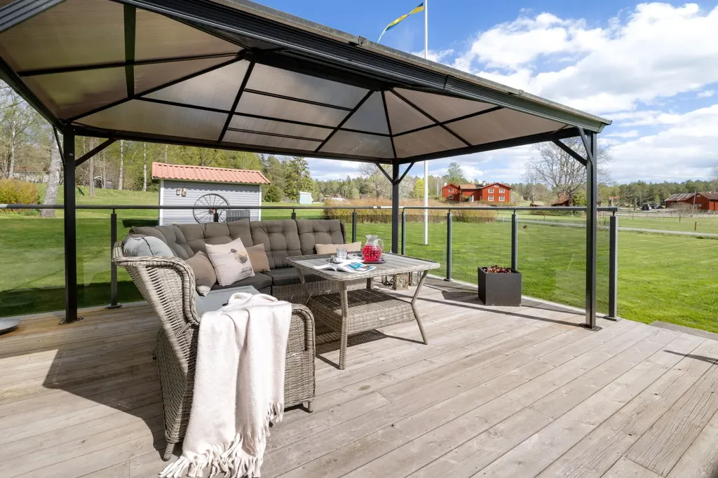 Terrasse - Contemporary Villa with Loft in Västanberg