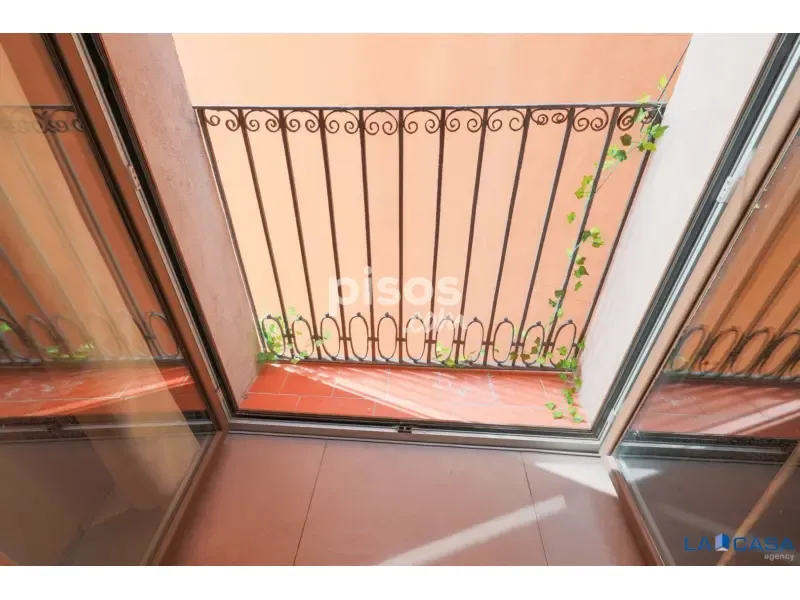 Rõdu - Reformed Flat with Balcony in El Raval