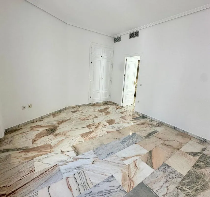 Toad - Modernised 1-Bed Flat near Alfalfa Square