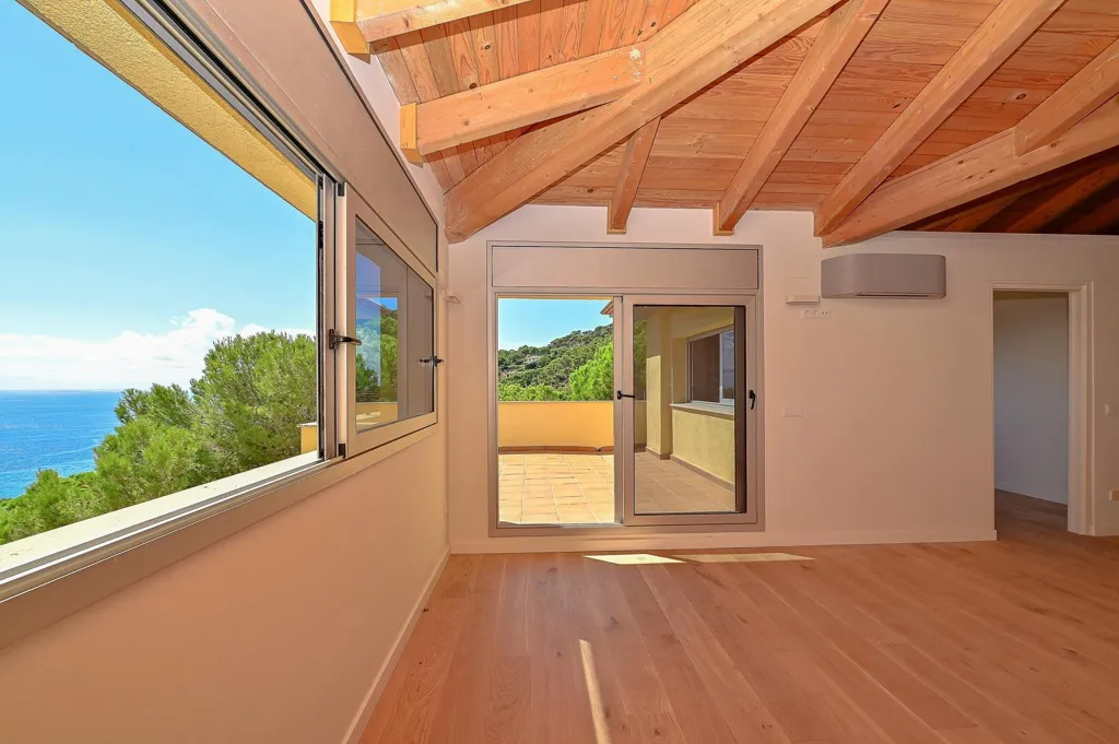 Elutuba - Detached Villa with Sea Views in Punta Brava
