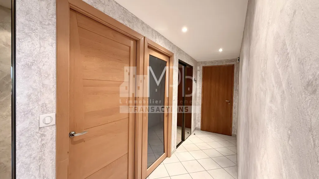 Entrée - Appartement 4 Pièces avec Balcon à Bourg-En-Bresse