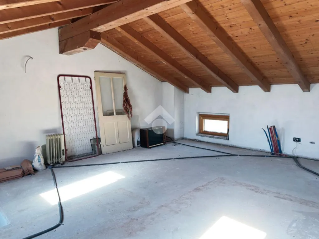 Pièces - Rustic Villa with Private Garden in Majano