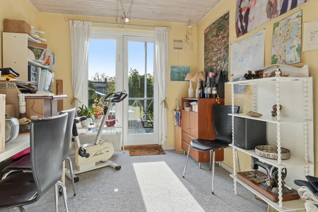 Bureau - Villa with Garden near Viborg