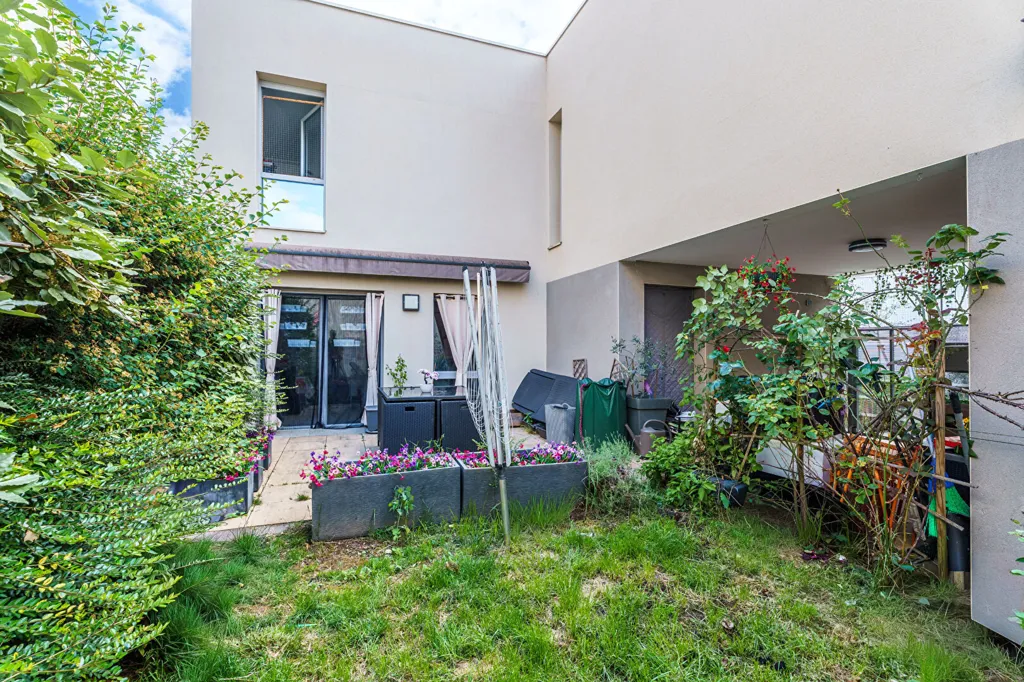 Jardin - Maison Récemment Construite avec Jardin à Dijon