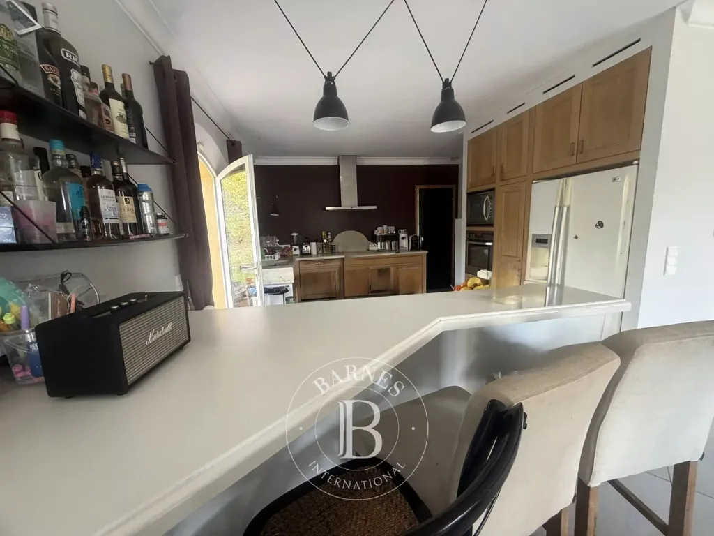 Cuisine - Villa avec Piscine et Vue Colline à Valbonne