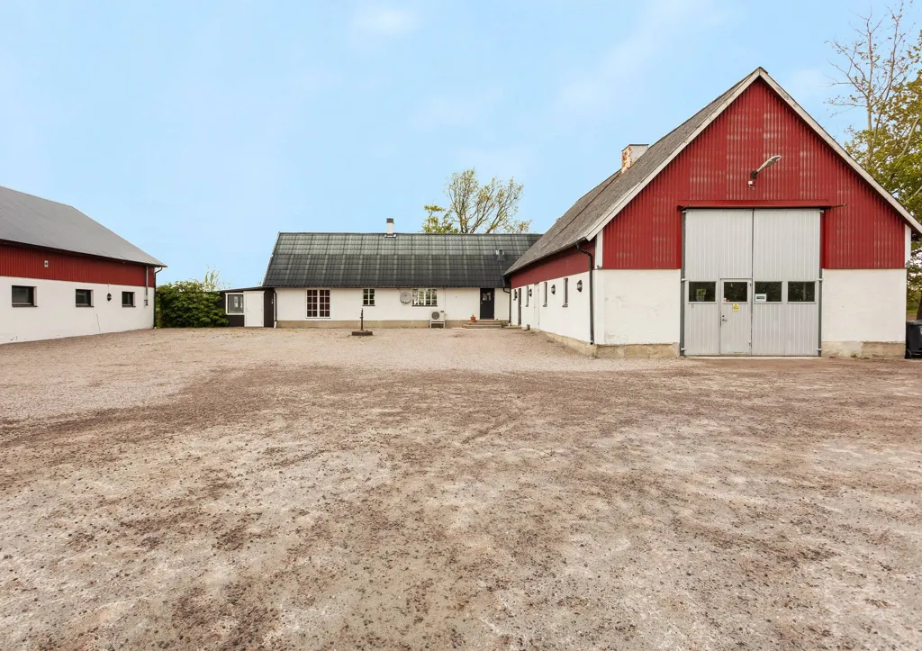 Extérieur - Farm with Workshop and Land in Sjöbo, Skåne